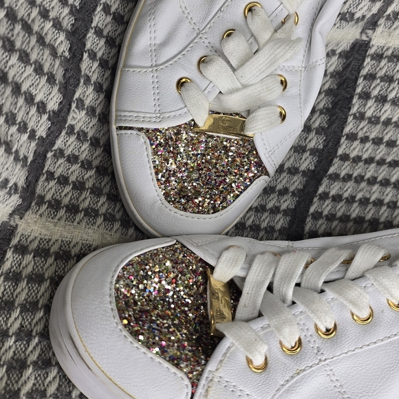 Guess Shoes Womens 8.5 M Mallory Casual Sneakers White Faux Leather Glitter - Picture 2 of 8